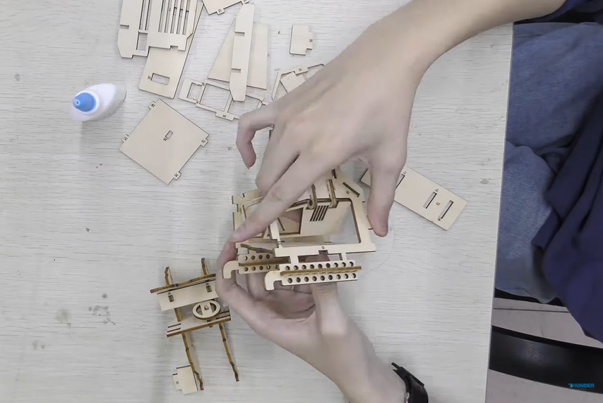 assemble the car model.png
