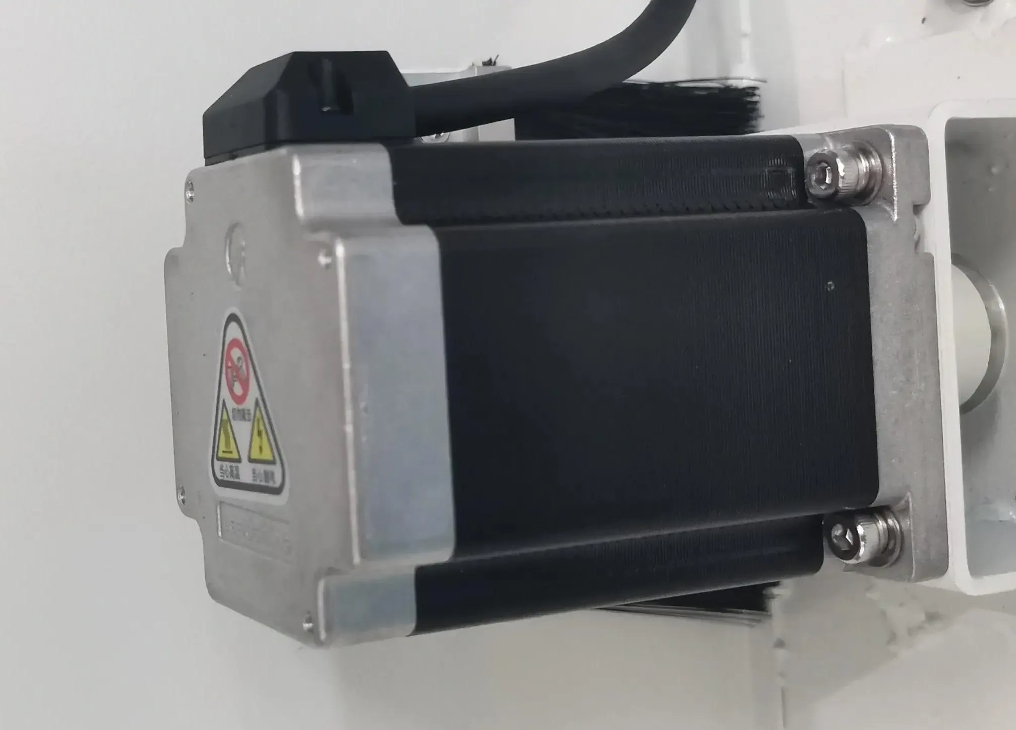 A picture of a Z-axis motor in motorized drive systems